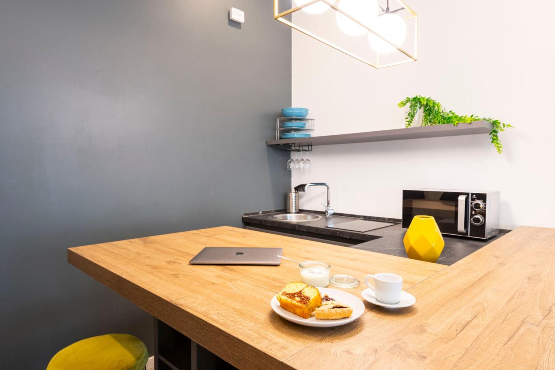 Cortese Bed & Breakfast Napoli Bagian luar foto