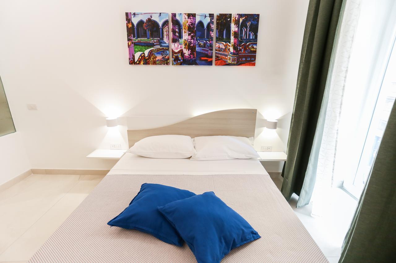 Cortese Bed & Breakfast Napoli Bagian luar foto